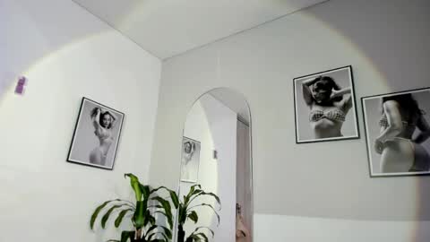 Olivia Collins online show from 05-13-26, 12:13