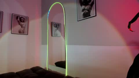 Olivia Collins online show from 05-29-26, 11:08