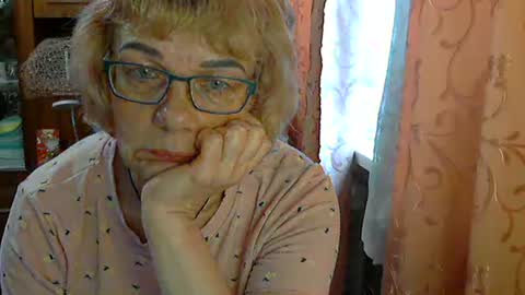 Olivia Mia online show from 05-11-26, 07:47
