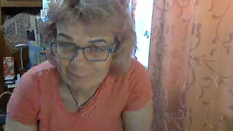 Olivia Mia online show from 05-16-26, 06:54