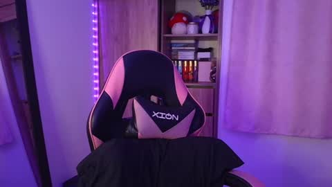 Snapshot of olivia_watson_ chatting on 06-17-26, 11:56 Olivia online show from 06-17-26, 11:56