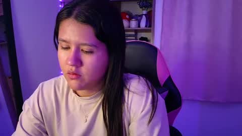 Snapshot of olivia_watson_ chatting on 06-25-26, 11:48 Olivia online show from 06-25-26, 11:48