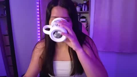 Snapshot of olivia_watson_ chatting on 06-27-26, 11:37 Olivia online show from 06-27-26, 11:37