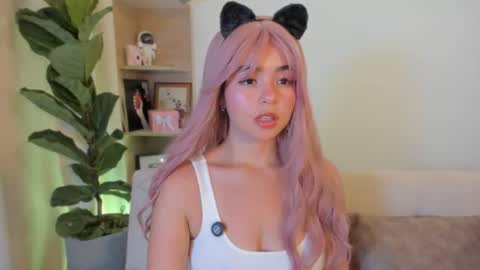 Olivia online show from 06-17-26, 05:54