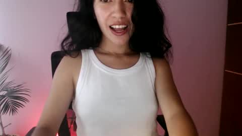 oliviaaa__ online show from 05-25-26, 04:35