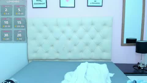 Snapshot of oliviaburningmilf chatting on 07-15-26, 07:41 Olivia Burning online show from 07-15-26, 07:41