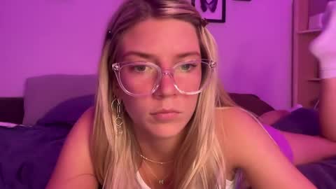 Olivia online show from 06-10-26, 01:39