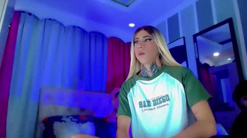 oliviahot01 online show from 05-25-26, 01:22