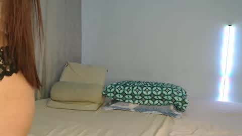 oliviajohnson20 online show from 04-18-26, 02:26