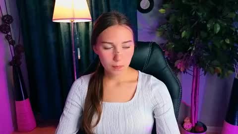 olivialangs online show from 05-18-26, 10:54