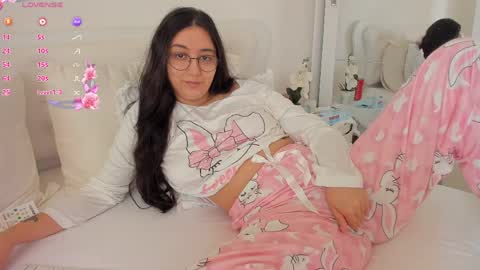 Olivia online show from 04-09-26, 06:13