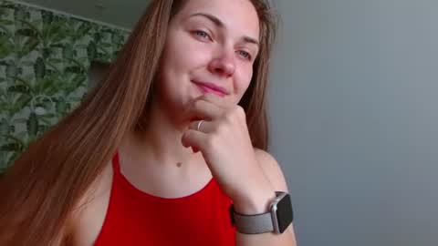 Snapshot of oliviashiny chatting on 06-15-26, 04:25 Olivia online show from 06-15-26, 04:25
