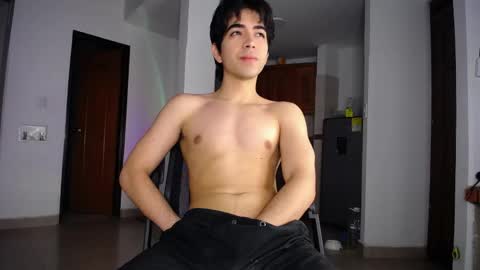 olliver_twink online show from 04-12-26, 12:59