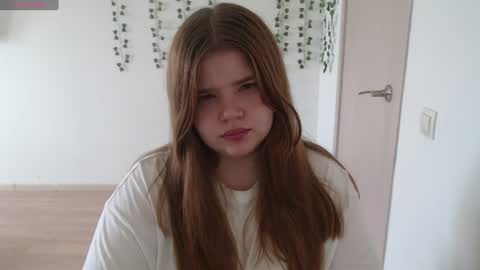 Snapshot of omellyoo chatting on 07-22-26, 08:50 MellY online show from 07-22-26, 08:50