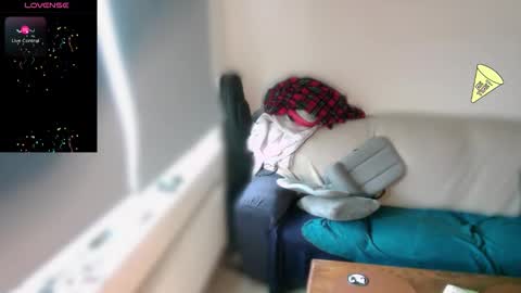 ona nisme online show from 12-20-25, 11:17