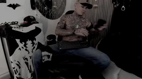 Snapshot of onceagain97_ chatting on 01-09-26, 10:11 ... online show from 01-09-26, 10:11