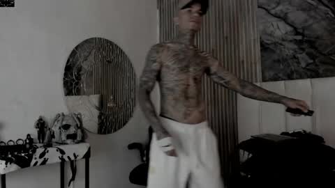 Snapshot of onceagain97_ chatting on 04-15-26, 07:43 ... online show from 04-15-26, 07:43