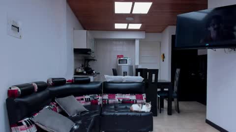 YIN MIGUEL online show from 05-13-26, 04:59