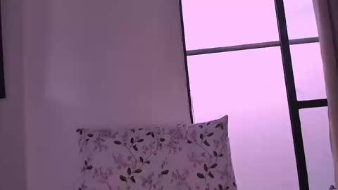 only_sarah1 online show from 09-23-25, 10:57