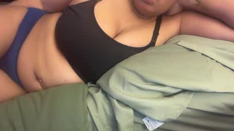 onlyinurdreams00 online show from 06-30-26, 03:51