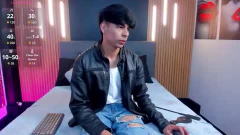 Snapshot of onlyjos_ chatting on 01-08-26, 08:33 Josh - Schedule 1400 - 2200 online show from 01-08-26, 08:33