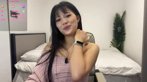 Snapshot of onlylookatu chatting on 05-15-26, 05:20 ku ku online show from 05-15-26, 05:20