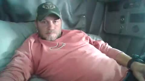 Snapshot of onthemove03 chatting on 11-16-25, 08:14 onthemove03 online show from 11-16-25, 08:14