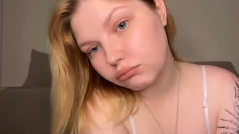 Snapshot of opheliaritz chatting on 06-26-26, 07:35 Ophelia online show from 06-26-26, 07:35