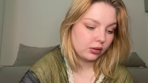 Snapshot of opheliaritz chatting on 07-01-26, 06:48 Ophelia online show from 07-01-26, 06:48