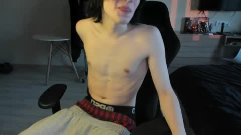 Bella and John online show from 04-10-26, 04:55