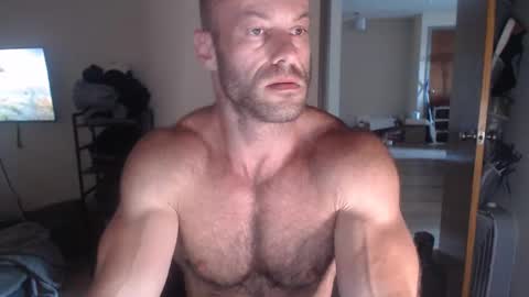 Snapshot of oregon87 chatting on 05-07-26, 01:22 The Oregon Lumberjack online show from 05-07-26, 01:22