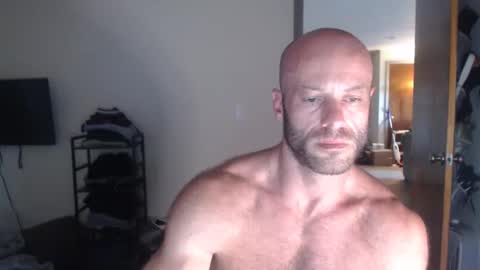 Snapshot of oregon87 chatting on 05-08-26, 01:44 The Oregon Lumberjack online show from 05-08-26, 01:44