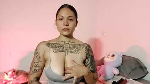 Snapshot of oriana_savatil chatting on 03-26-26, 05:18 oriana savatil online show from 03-26-26, 05:18