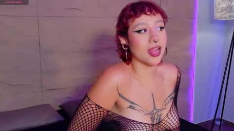 Snapshot of osiriss_ chatting on 05-21-26, 10:17 Osiriss online show from 05-21-26, 10:17