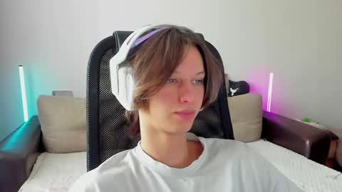 Ostin online show from 02-02-26, 03:49