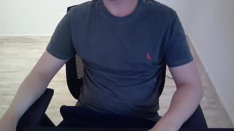 Snapshot of outroemail1807 chatting on 02-06-26, 07:06 outroemail1807 online show from 02-06-26, 07:06