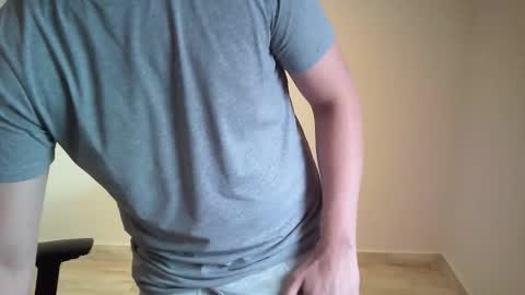 Snapshot of outroemail1807 chatting on 03-12-26, 08:26 outroemail1807 online show from 03-12-26, 08:26