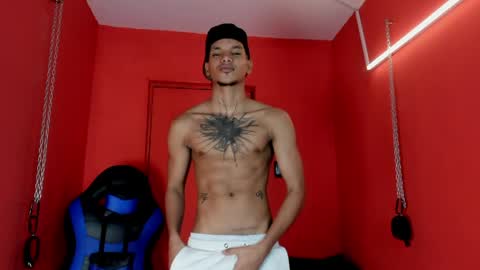 Snapshot of owen_blaze3 chatting on 05-09-26, 03:45 owen blaze online show from 05-09-26, 03:45