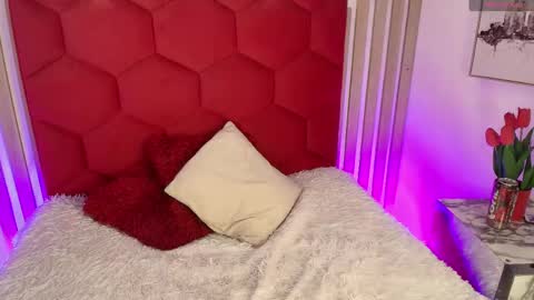Owen online show from 06-06-26, 03:44