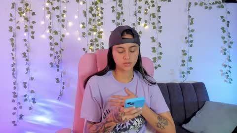 Snapshot of owenfoxx1 chatting on 02-04-26, 04:13 Owen foxx online show from 02-04-26, 04:13