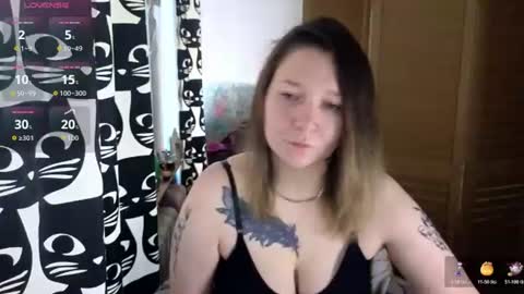 Snapshot of ozalin chatting on 07-16-26, 10:10 ozalin online show from 07-16-26, 10:10