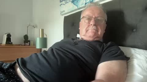 ozhairybearxxxx online show from 12-11-24, 07:25