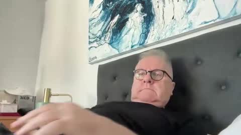 ozhairybearxxxx online show from 04-15-26, 04:30