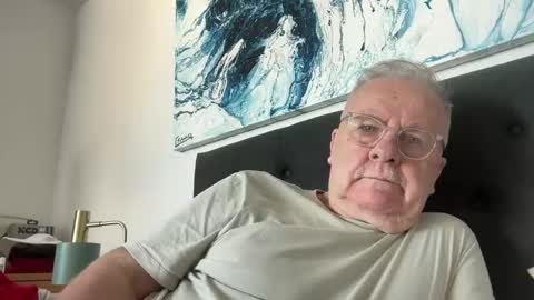 ozhairybearxxxx online show from 05-20-26, 03:45