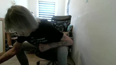 p83291869 online show from 04-26-26, 02:59