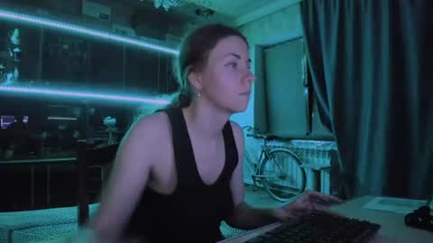 Snapshot of pa1e_pr1ncess chatting on 07-14-26, 05:51 Ella online show from 07-14-26, 05:51