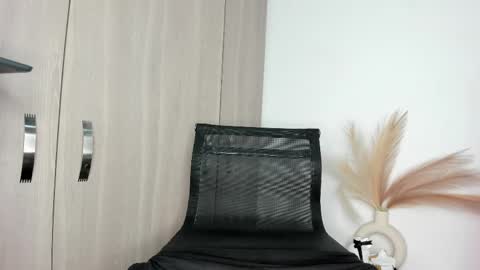 Snapshot of pablohot_5 chatting on 05-05-26, 01:57 kYLIE online show from 05-05-26, 01:57