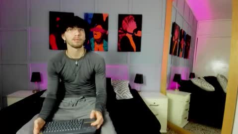 P A C O online show from 10-22-25, 01:00