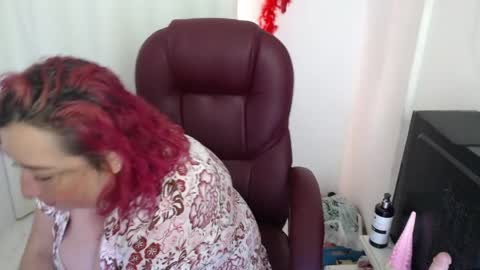 paiperhalliwey online show from 04-12-26, 02:55