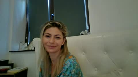Snapshot of pamela051087 chatting on 06-16-26, 04:31 Pamela051087 online show from 06-16-26, 04:31